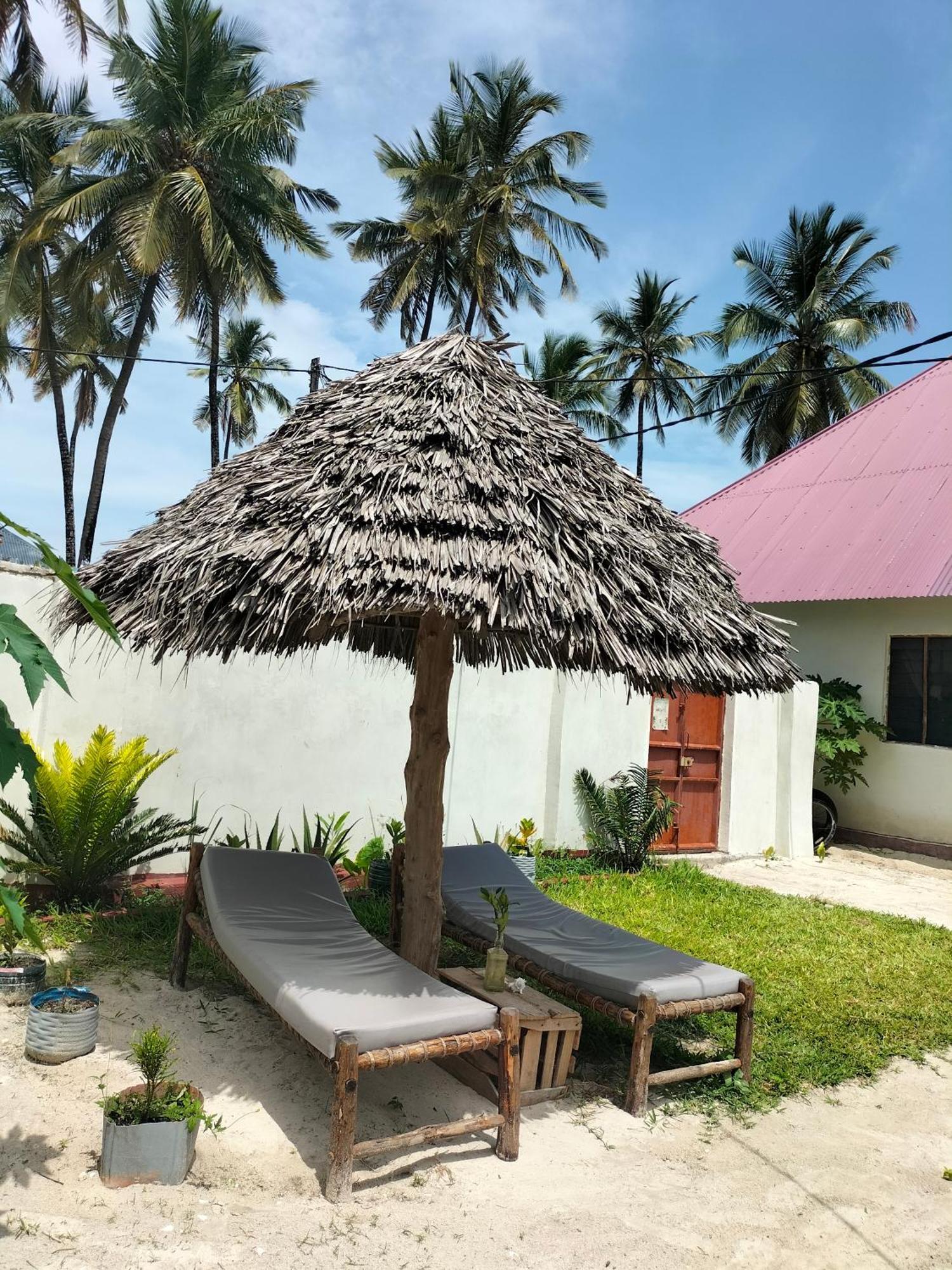 Mambo Leo Hostel Paje Kültér fotó